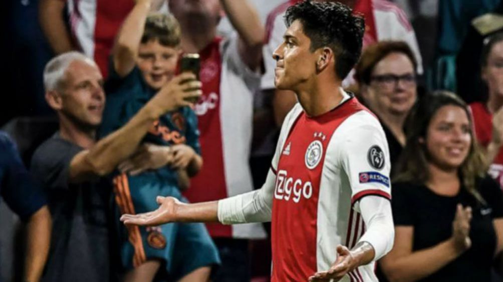 Edson Álvarez festeja un gol con el Ajax