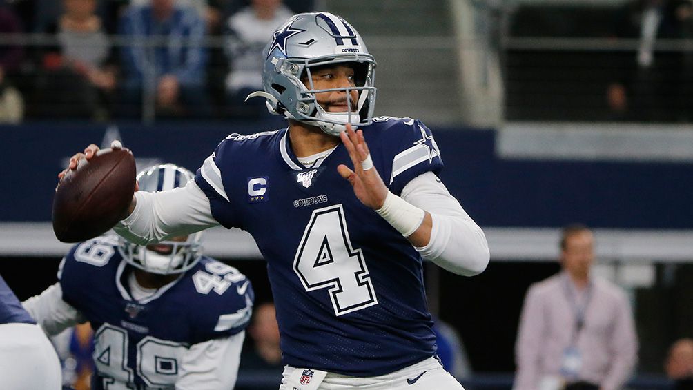 Dak Prescott en el partido contra los Rams 