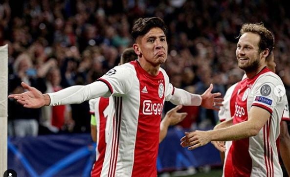 Edson Álvarez celebra una anotación con el Ajax