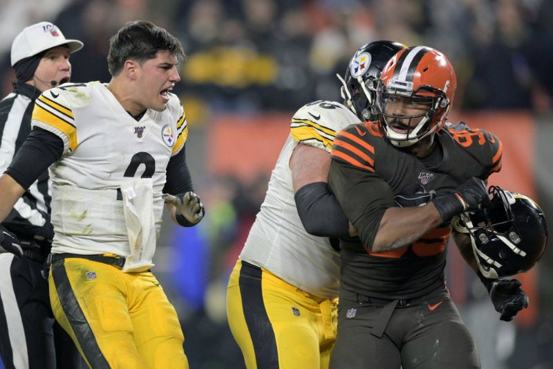 El quarterback de Steelers le reclamó al defensivo de Browns