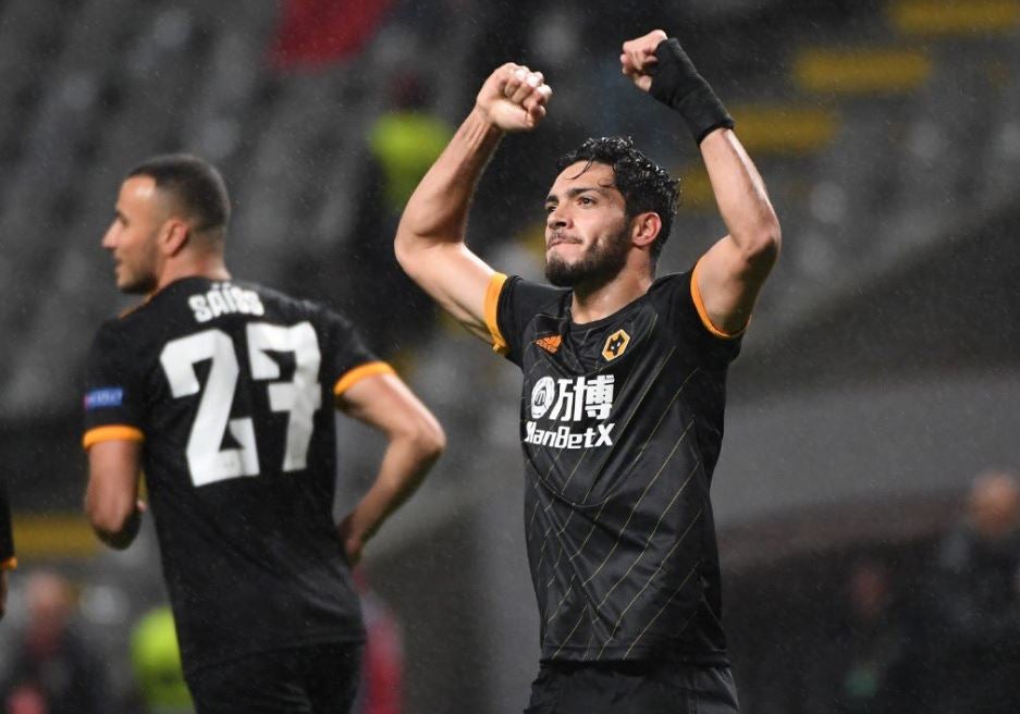 Jiménez celebra en un juego de Wolves