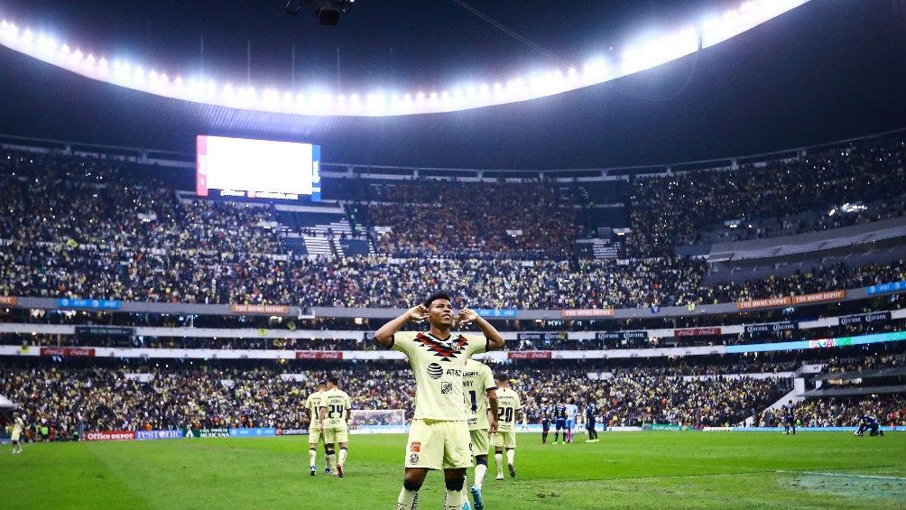 El Estadio Azteca durante la Semifinal entre América y Morelia