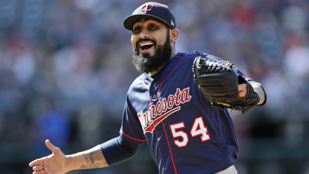 Sergio Romo durante un partido con los Twins de Minnesota