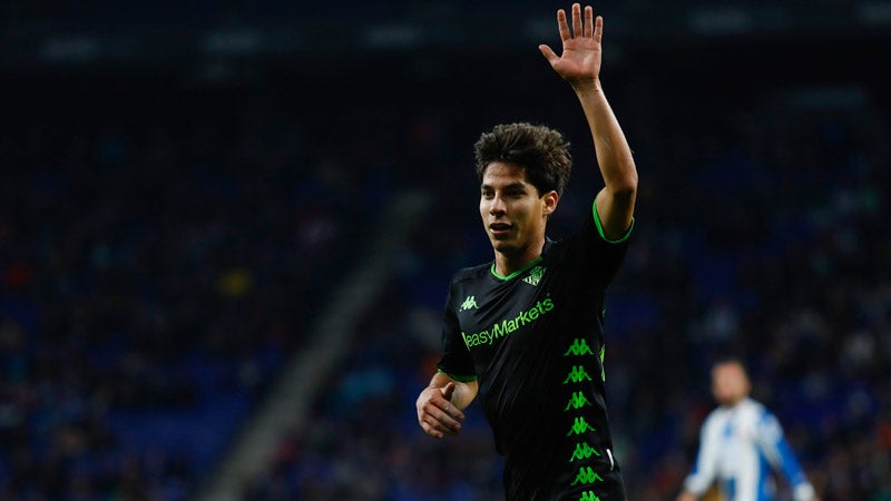 Lainez durante un compromiso con Betis