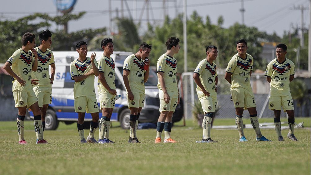 Jugadores de América Sub 17 durante un partido  