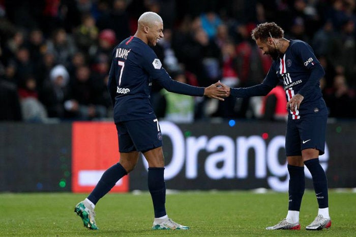 Mbappé y Neymar festejan gol