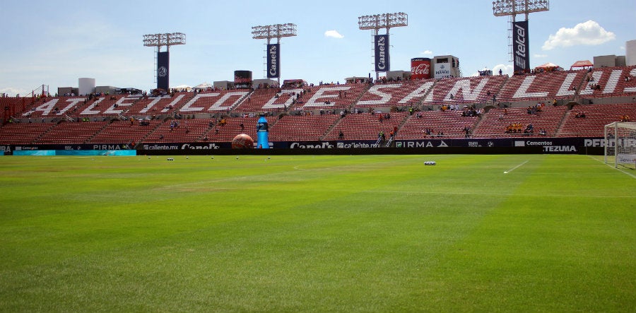 Las cancha del Alfonso Lastras tras evento de 'Antorcha Campesina'