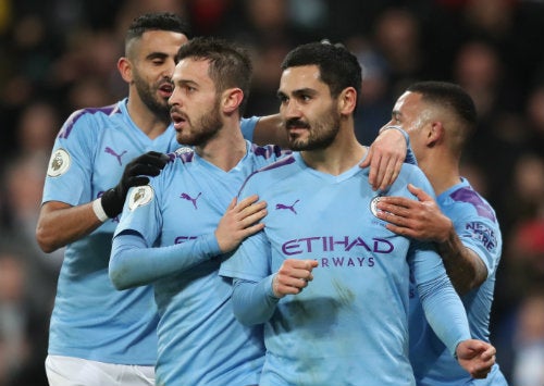 Jugadores del Manchester City celebran un gol ante el Leicester