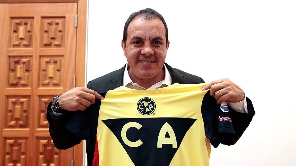 Cuauhtémoc Blanco en sesión de fotos con RÉCORD