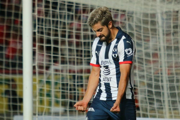 Pizarro celebrando una anotación con Rayados