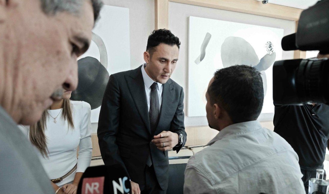 Keylor Navas en la inauguración de la Fundación Tiempos de Esperanza