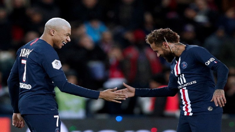 Neymar y Mbappé festejando gol