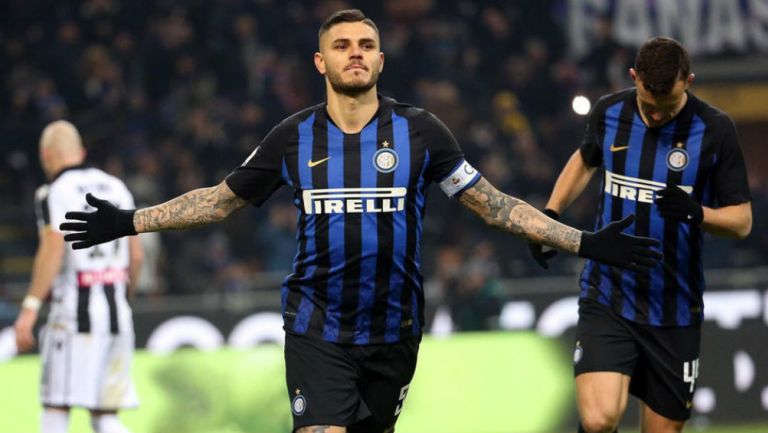 Mauro Icardi anotando gol con el Inter