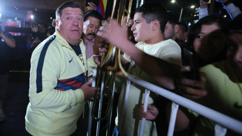 Piojo Herrera conviviendo con aficionados