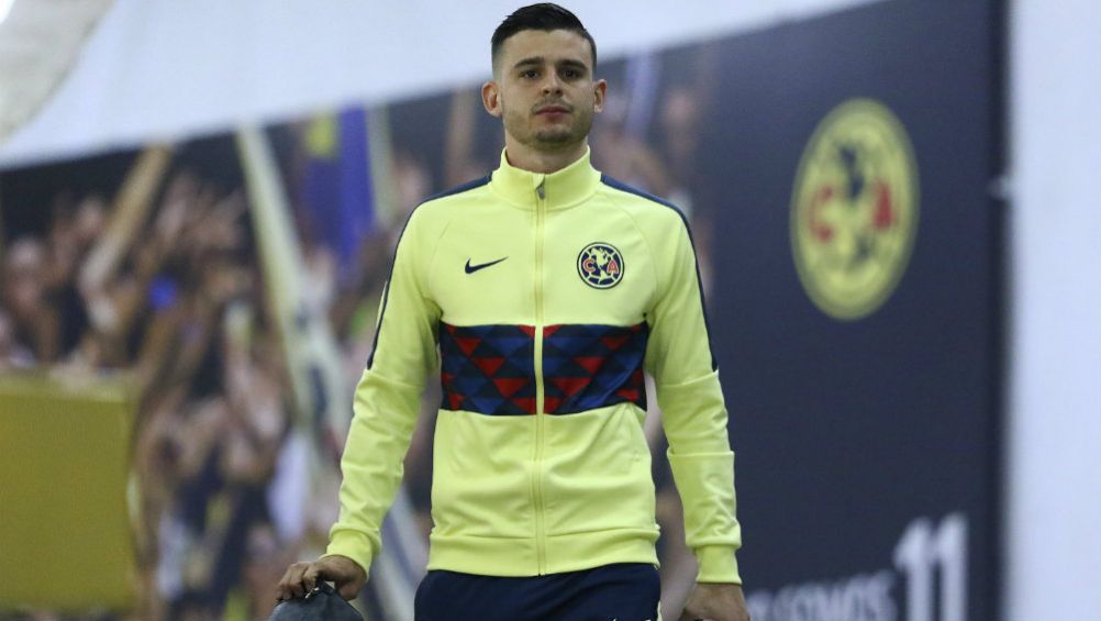  Nicolás Benedetti rumbo a un partido del América