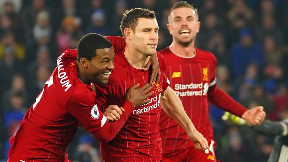 James Milner celebrando su anotación con Leicester City