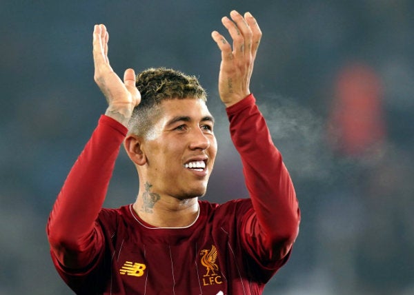 Roberto Firmino celebrando su anotación