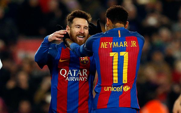 Neymar en un festejo junto a Lio Messi 