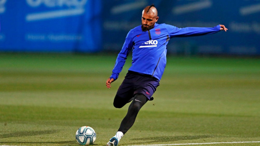 Arturo Vidal durante un entrenamiento con el Barcelona