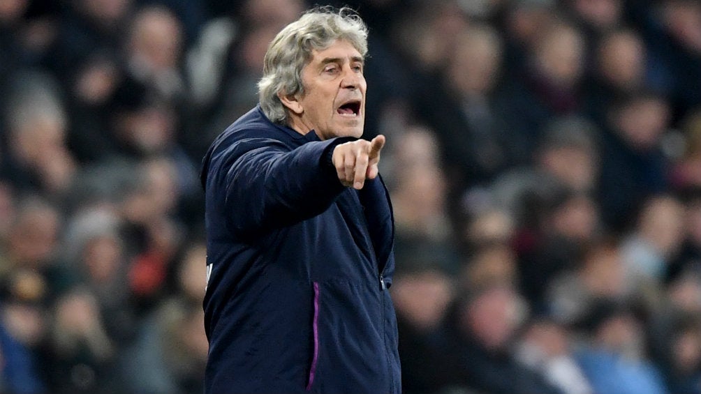 Manuel Pellegrini durante un partido del West Ham