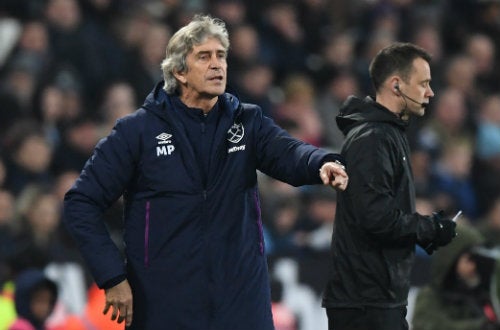 Manuel Pellegrini durante un juego del West Ham