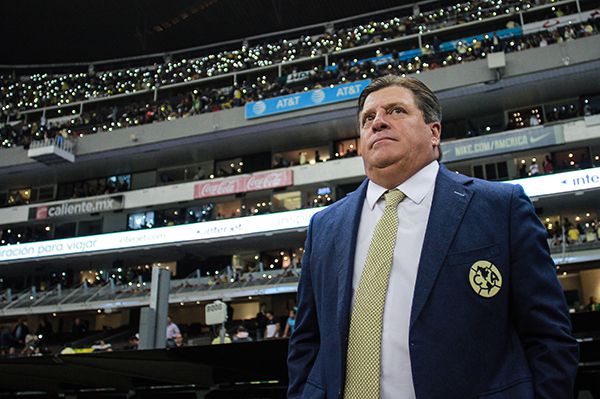 Miguel Herrera en el Estadio Azteca 