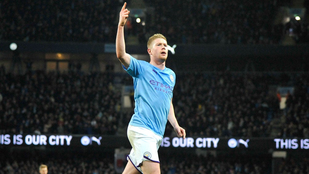 Kevin De Bruyne festeja su anotación en Etihad Stadium 