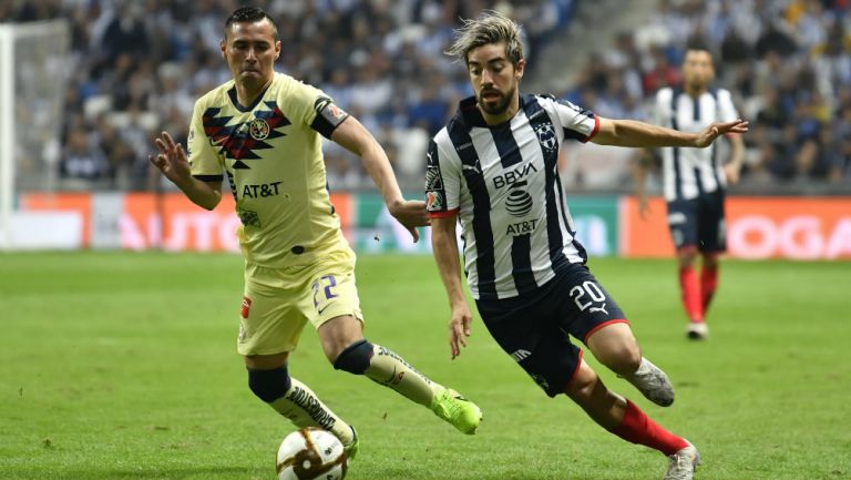 Paul Aguilar y Rodolfo Pizarro durante la Final de Ida