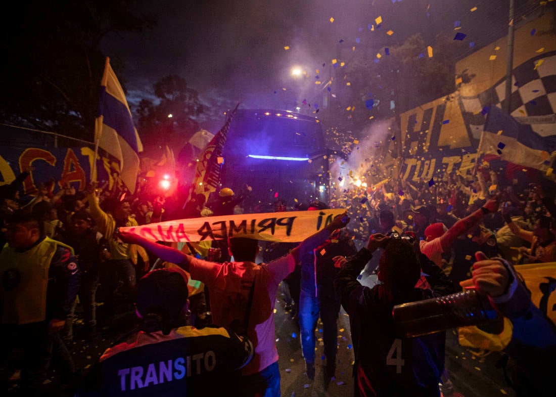 Pasillo de los aficionados del América