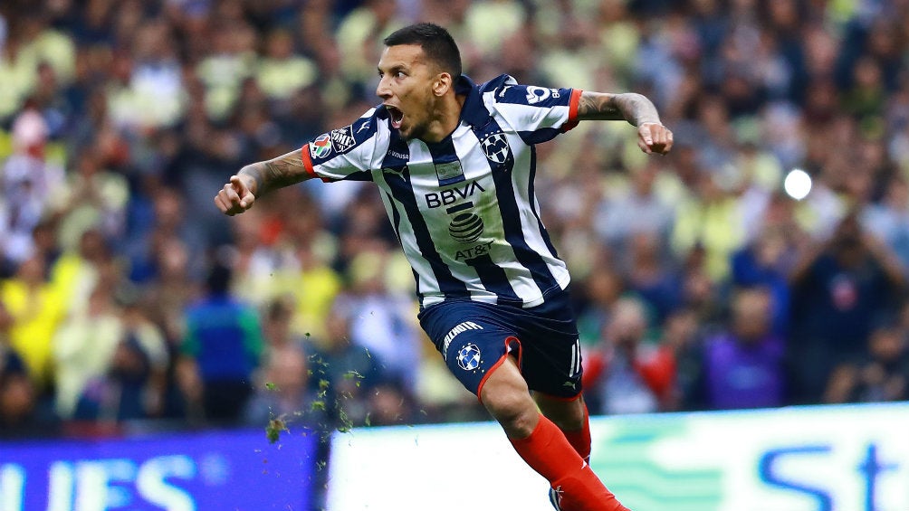 Leonel Vangioni celebrando el último penal ante América