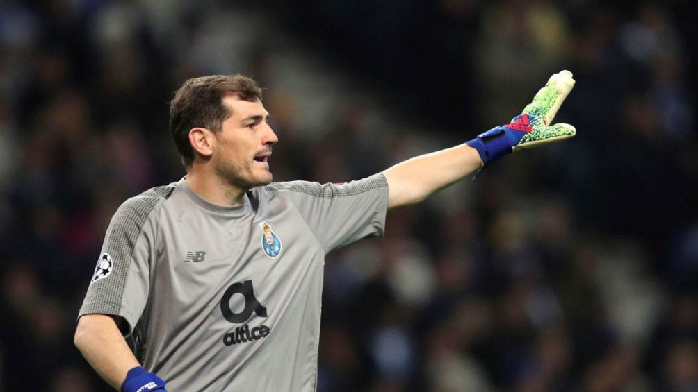 Iker Casillas en un partido con el Porto 