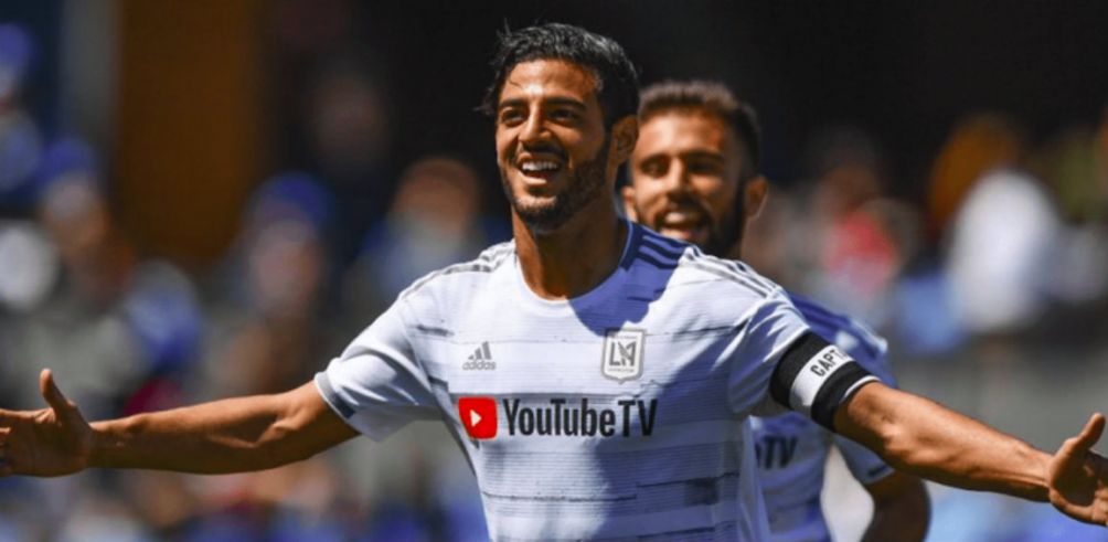 Carlos Vela celebra un gol con LAFC