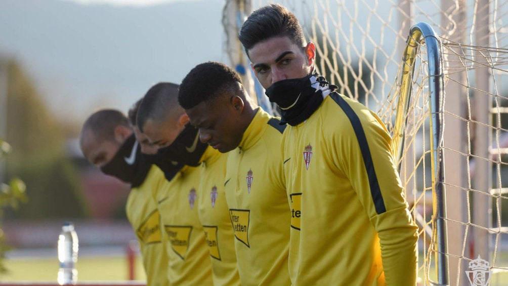 Jugadores del Sporting de Gijón durante un entrenamiento