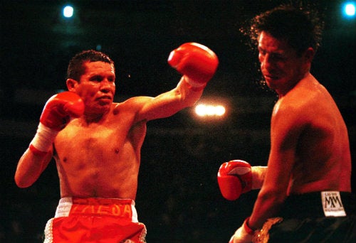 Julio César Chávez durante su combate vs Miguel Ángel Álvarez