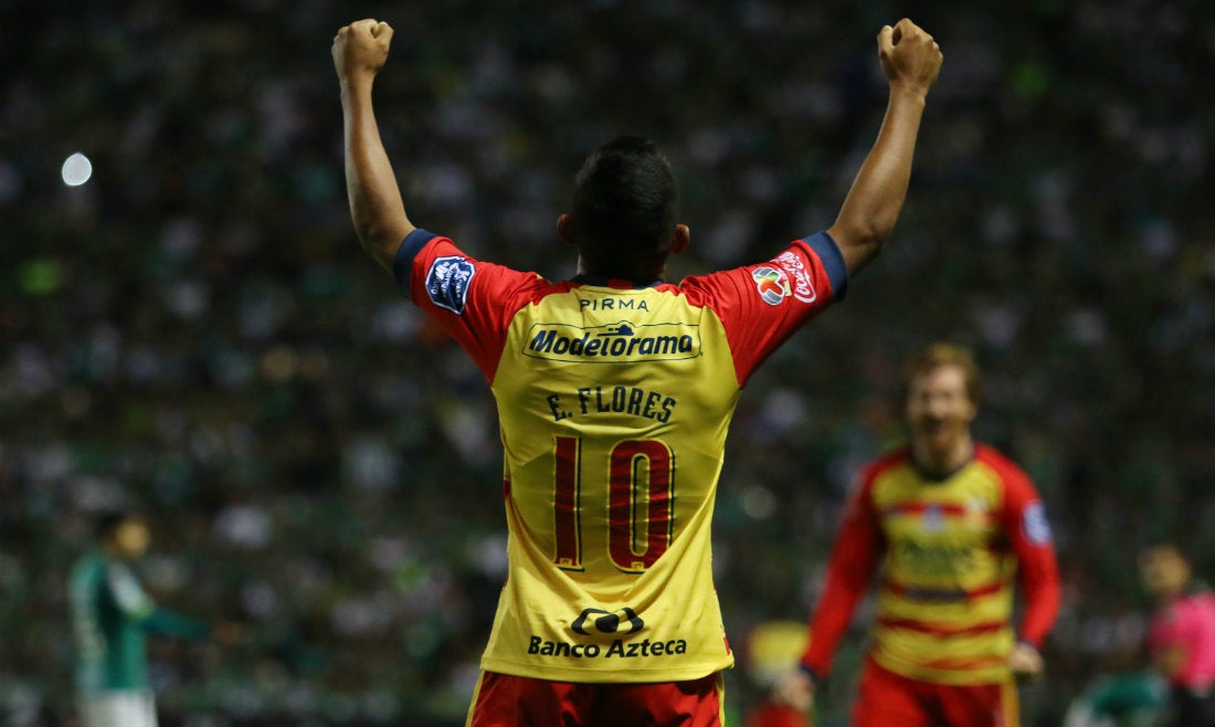 Edison Flores durante un partido con Monarcas