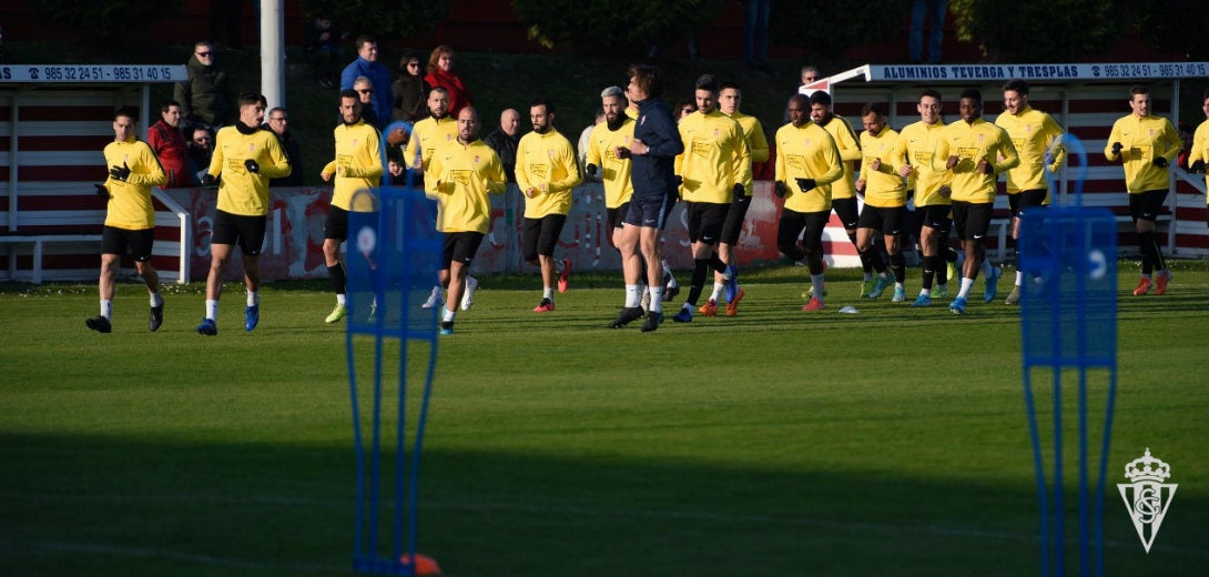 Jugadores del Sporting de Gijón durante un entrenamiento