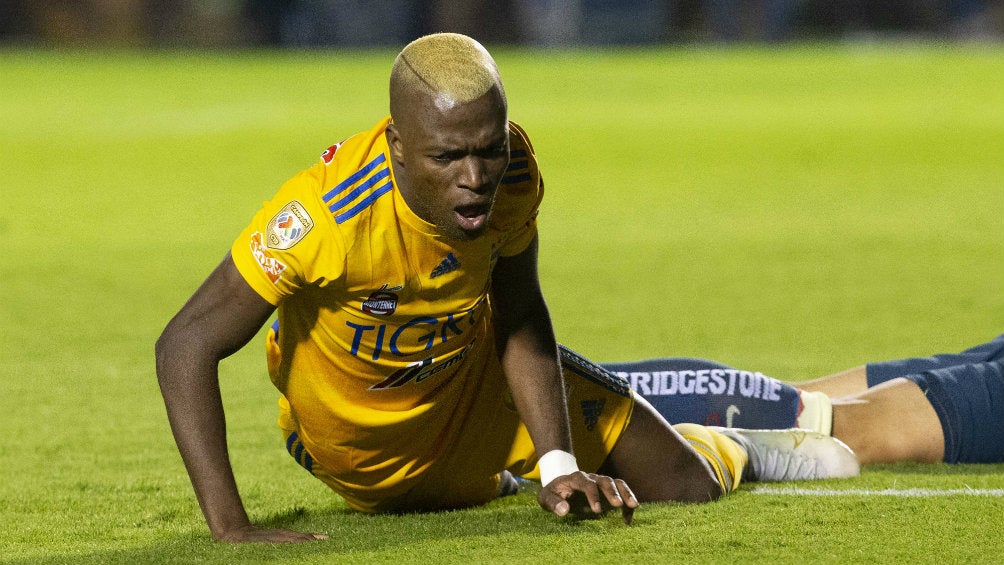 Enner Valencia en juego ante el América