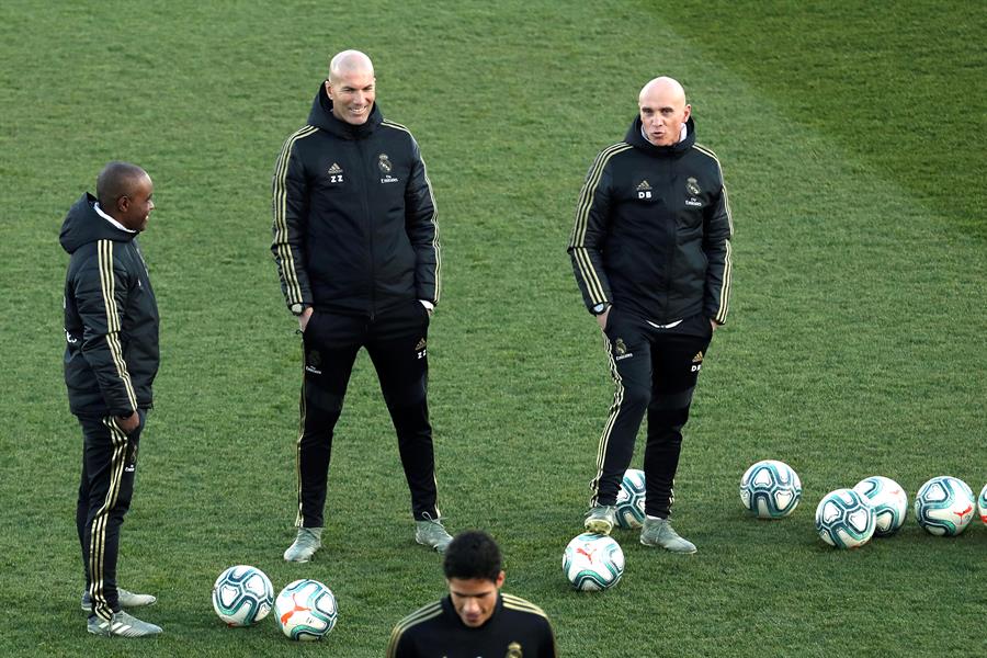 Zidane en un entrenamiento con el Real Madrid