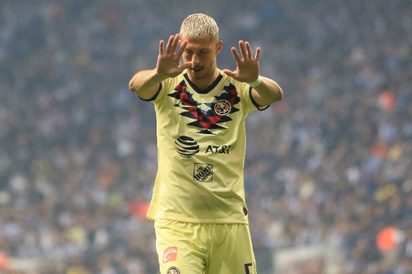 Guido Rodríguez durante un juego del América