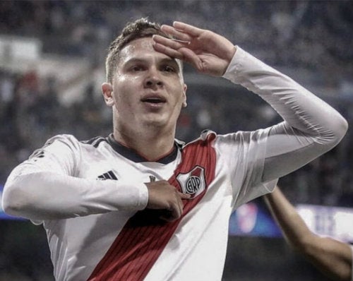 Juan Fernando Quintero durante un partido de River Plate