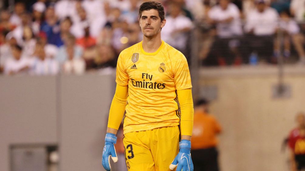 Courtois en un juego con el Real Madrid