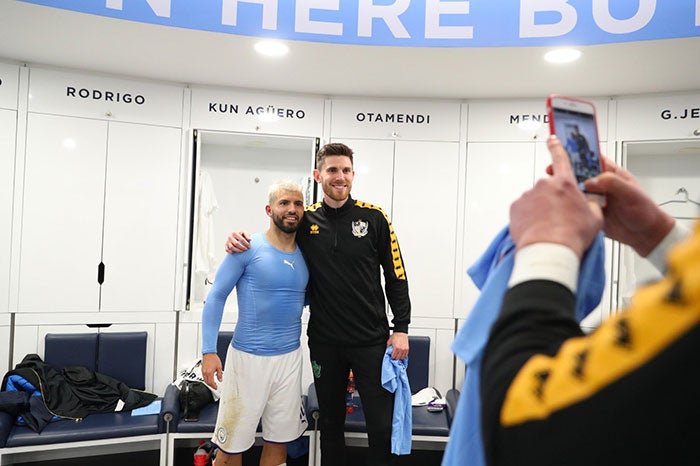 Agüero posa para la foto