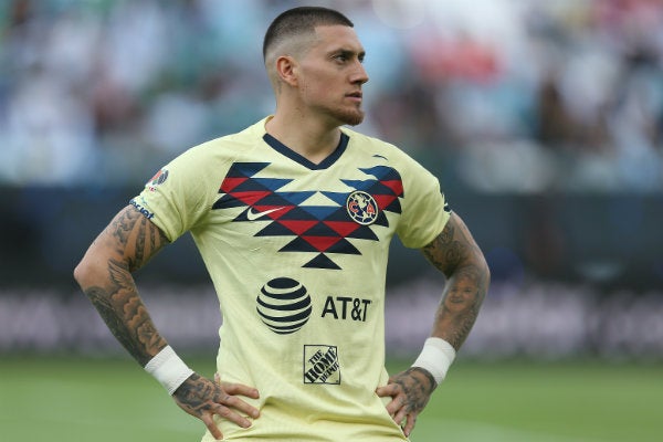 Nicolás Castillo en acción con América