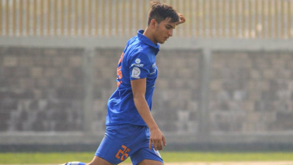 Omar Lomelí jugando con Zitácuaro