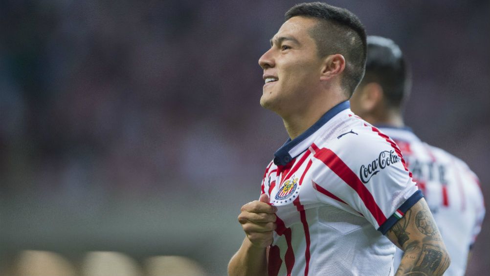 Michael Pérez, en festejo con Chivas