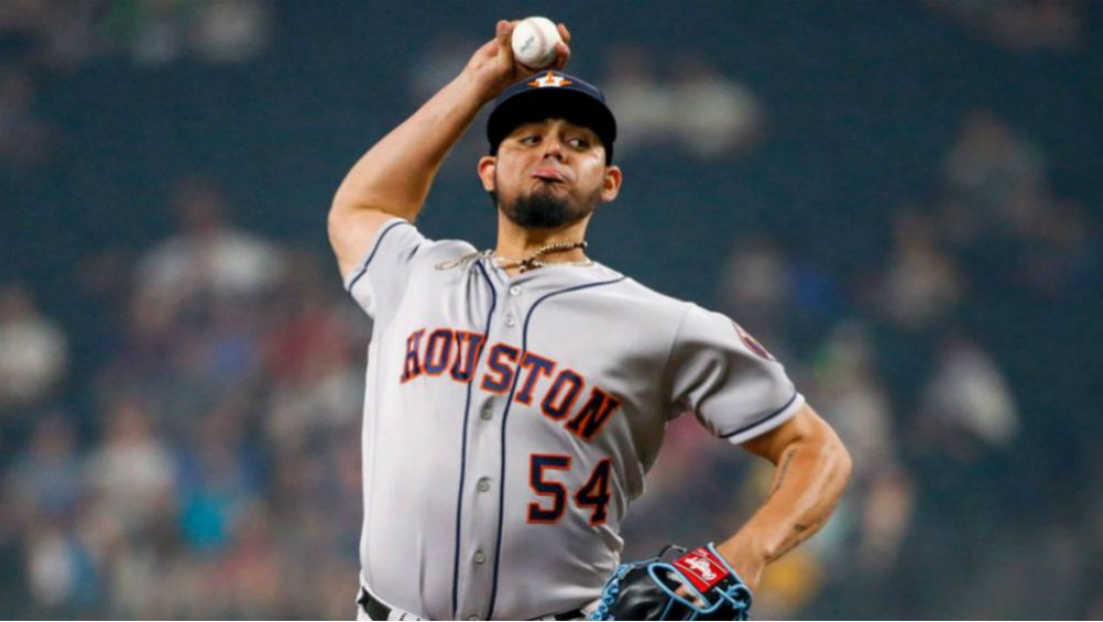 Roberto Osuna en partido con los Astros de Houston