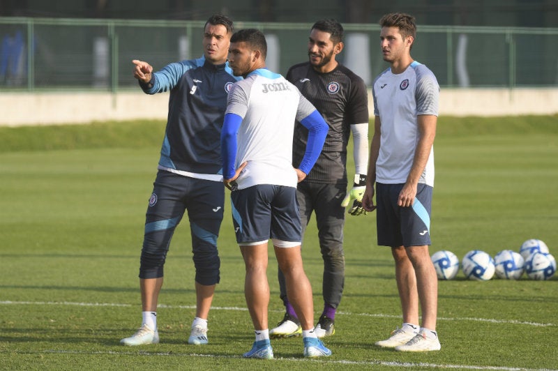 Caraglio y Giménez, con Jesús Corona y Juan Escobar, en entrenamiento