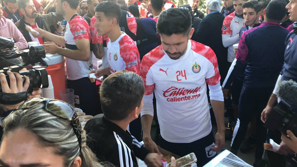 Elementos rojiblancos reparten la rosca de reyes