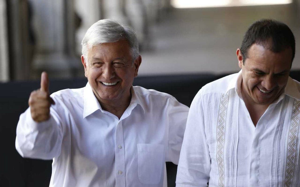 AMLO y Blanco posan para la postal