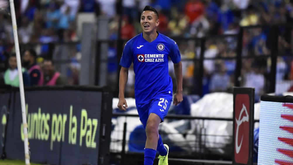 Alvarado, en un partido de Cruz Azul